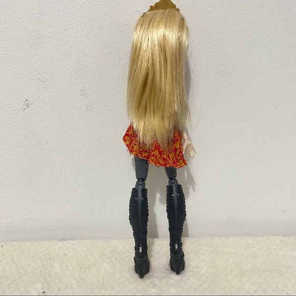 Monster High Ever After High Dragon Games Apple White Doll - Picture 7 of 8